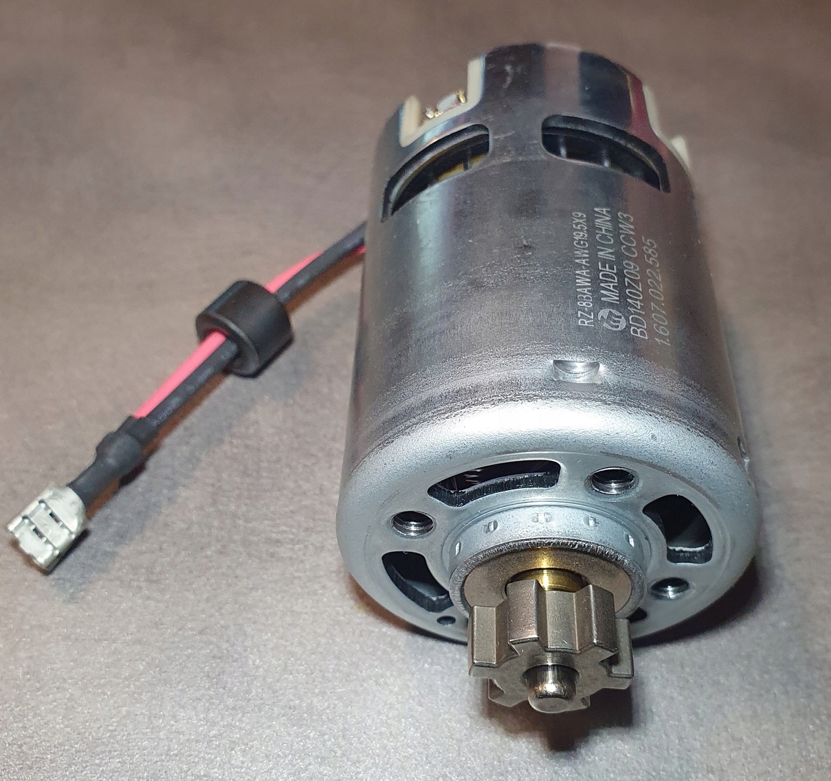 Motor - Self -Grade Lose v Uct 206 J7 FAG svietidlo