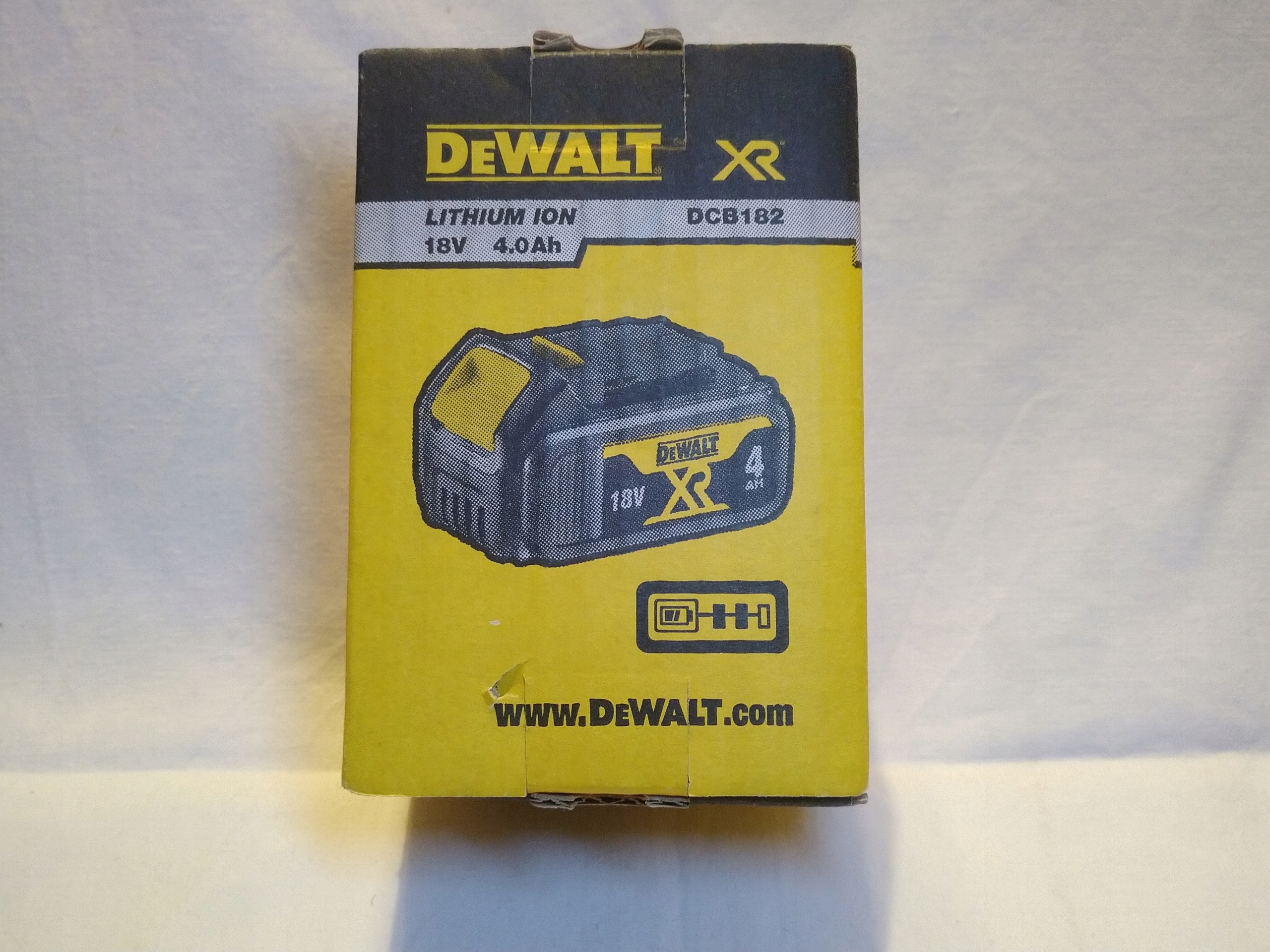 Náhradná batéria - Nová batéria li-ion dewalt DCB182 18 V 4 Ah