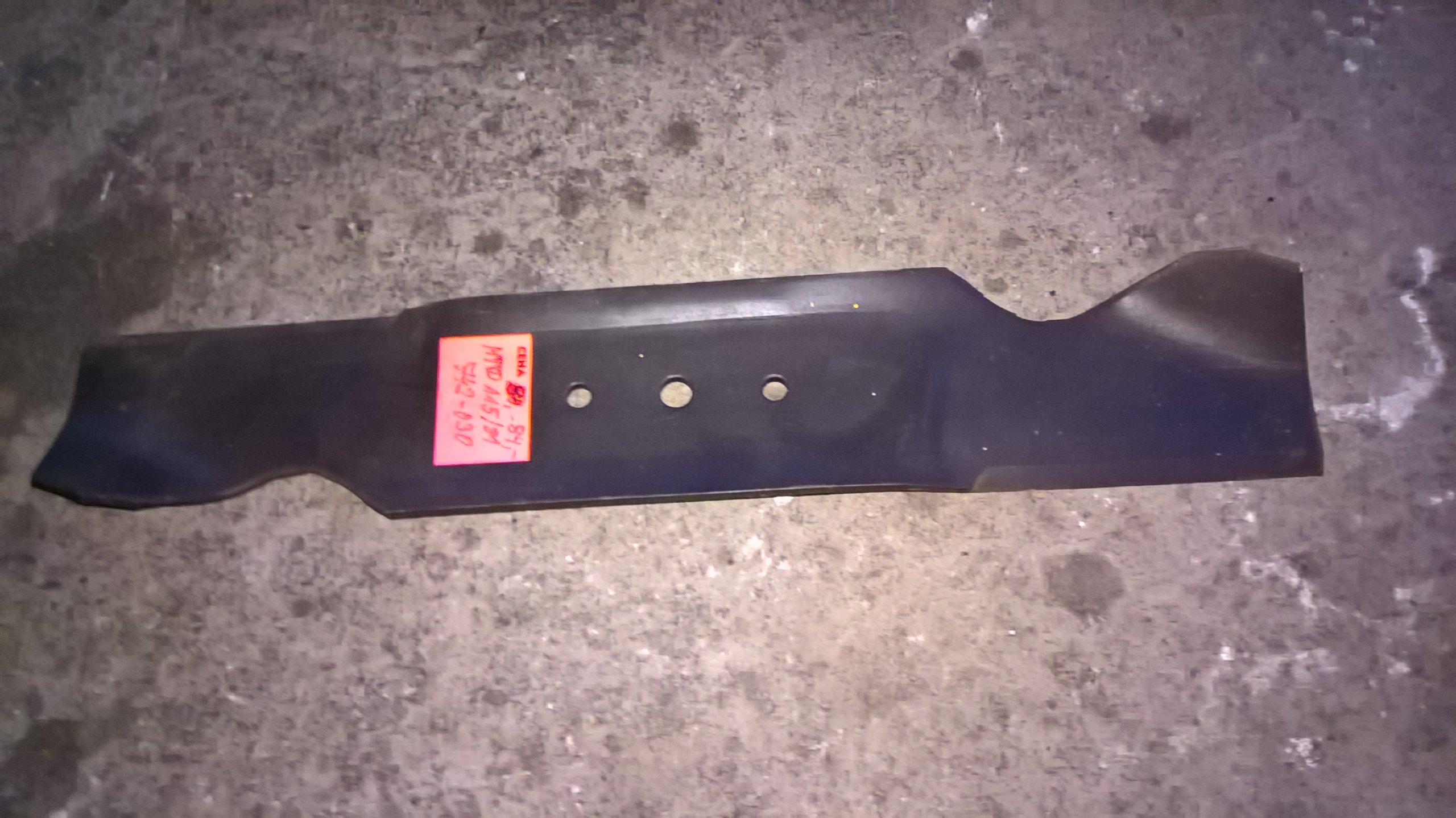 Náhradný nôž na kosačku – Kniž MTD 40,5 cm.