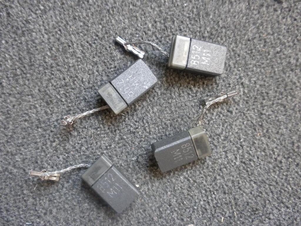 Uhlíky na náradie - Original Hilti TE 2, TE 3, UD 16, 30 kefy