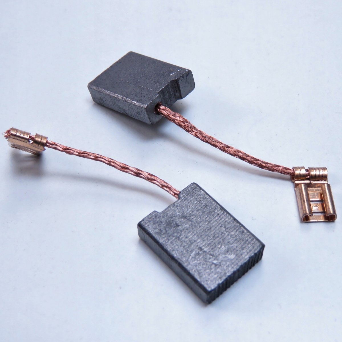 Uhlíky na náradie - Bosch GSR 10.8-2-li- batéria 10.8v 2.0AH Li No.