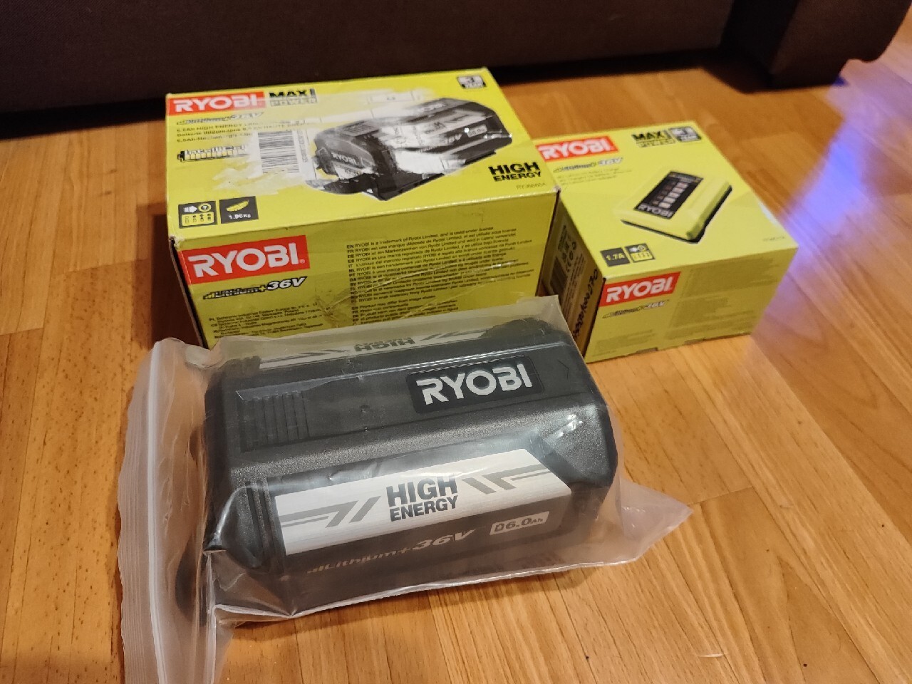 Náhradná batéria - Set Ryobi Ry36b60a 6AH 36V + Charger!